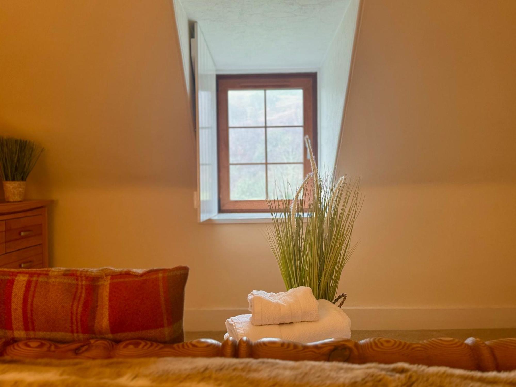 Rosemount Cottage Two - Highland Cottage Garve Ngoại thất bức ảnh